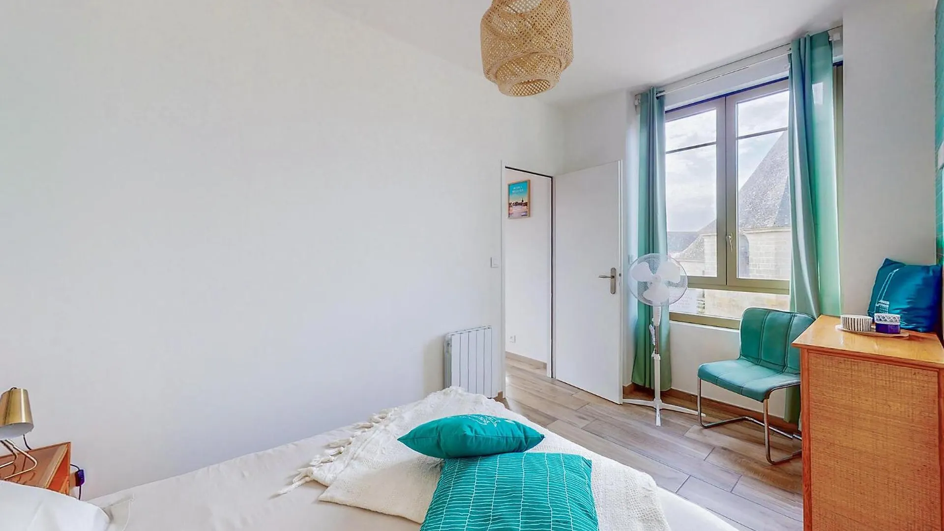 1 Bedroom Stunning Apartment In Melrand